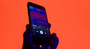 Spotify submits an update to show pricing information to iOS users in the EU